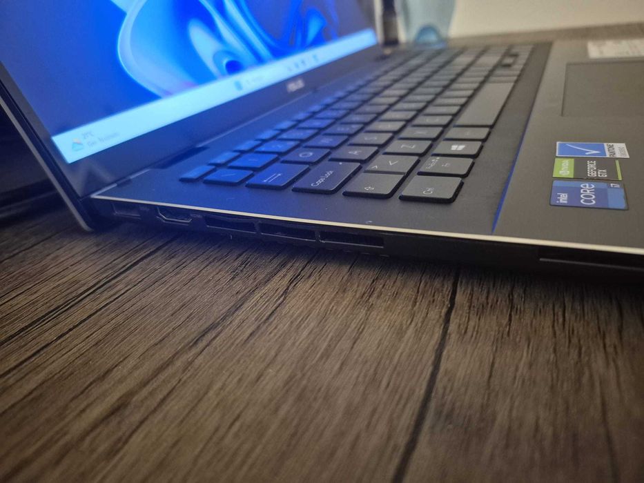 Portátil ASUS ZenBook i7-1165G7 16GB 1TB GTX1650 – Touch 15.6”