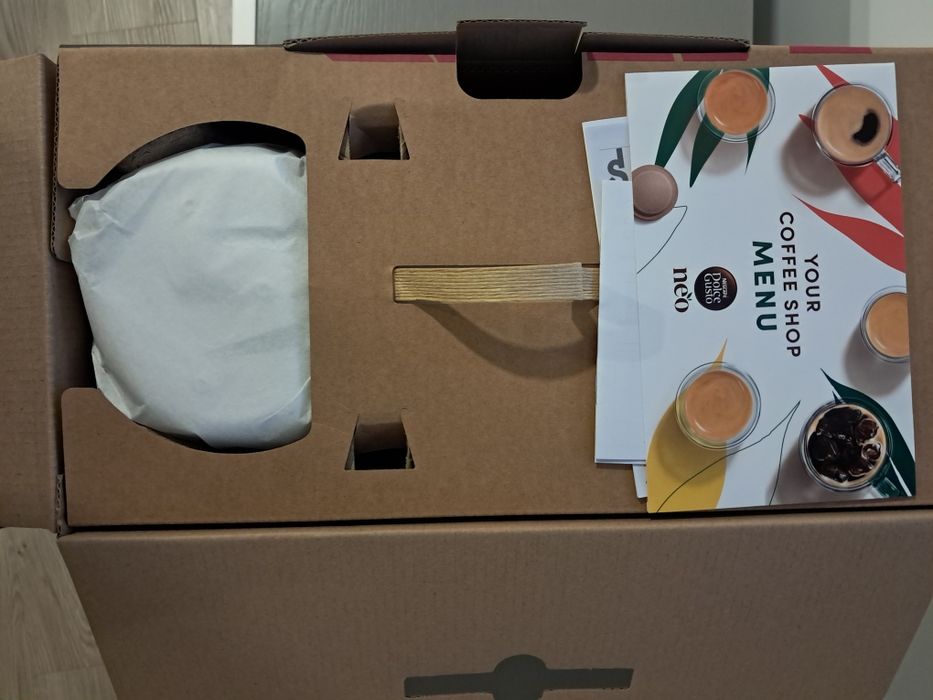 Máquina de café ainda por estrear