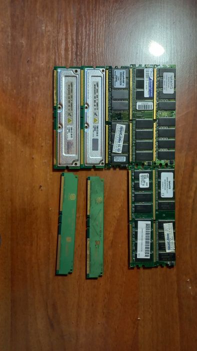 Материнські плати, відеокарти, карти відеозахвату, оперативна пам'ять