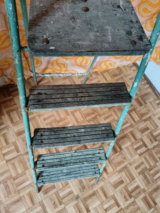 retro drabina stalowa vintage - na pomysł kwietnik obrazy półki