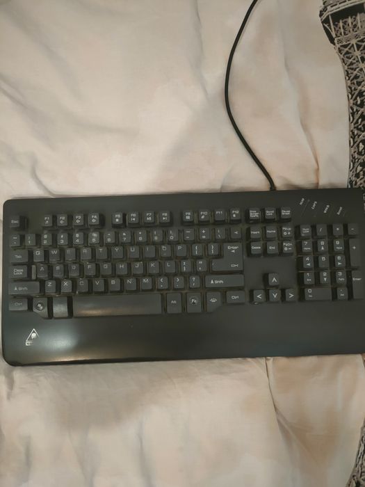 Komputer stacjonarny 1050 ti+ monitor Asus 24"  + klawiatura gratis