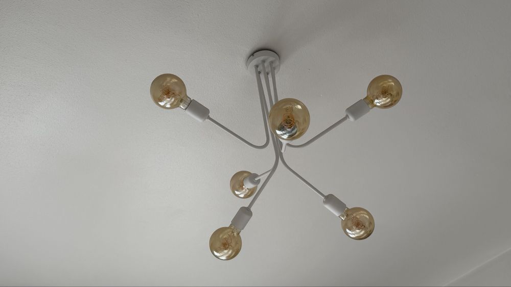 Candeeiro com varios pontos de luz