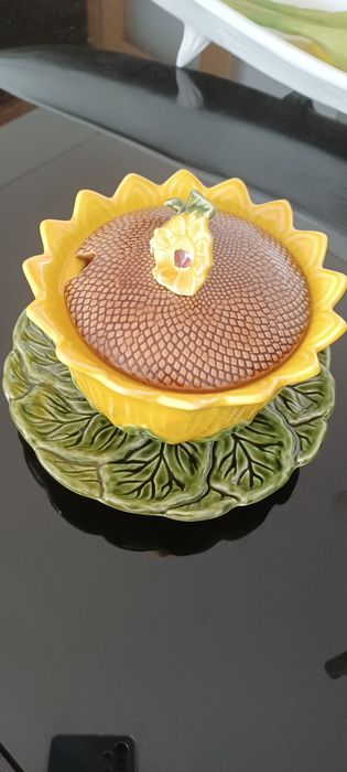 Caldas Ceramics426637412585318401