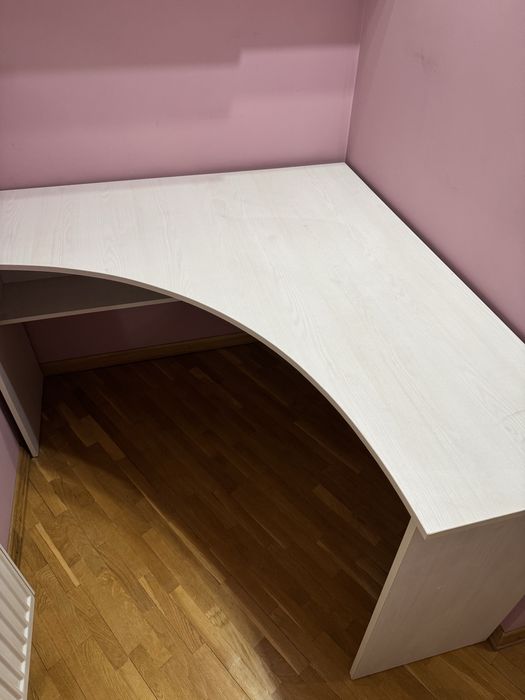 Стіл кутовий зроблений на індтвідуальне замовлення