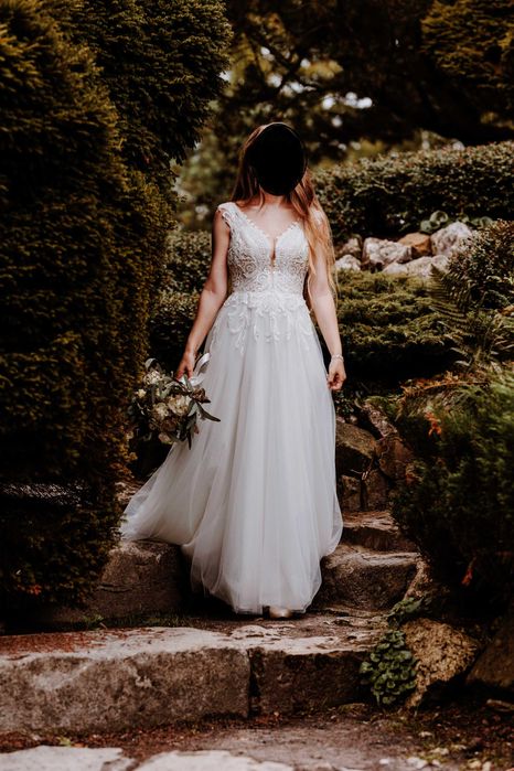 Suknia ślubna z welonem