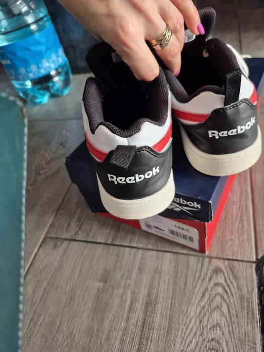 Sprzedam buty widoczne na zdjeciu