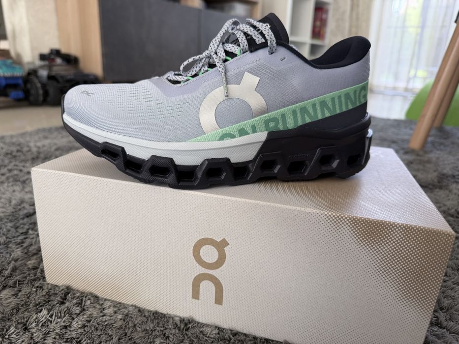 Кросівки жіночі OnRunning