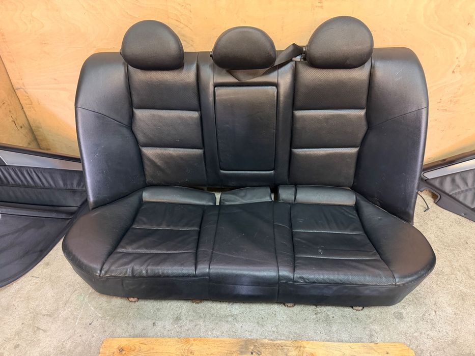 Conjunto de Bancos em pele Mercedes W203 C200 C220 Sedan