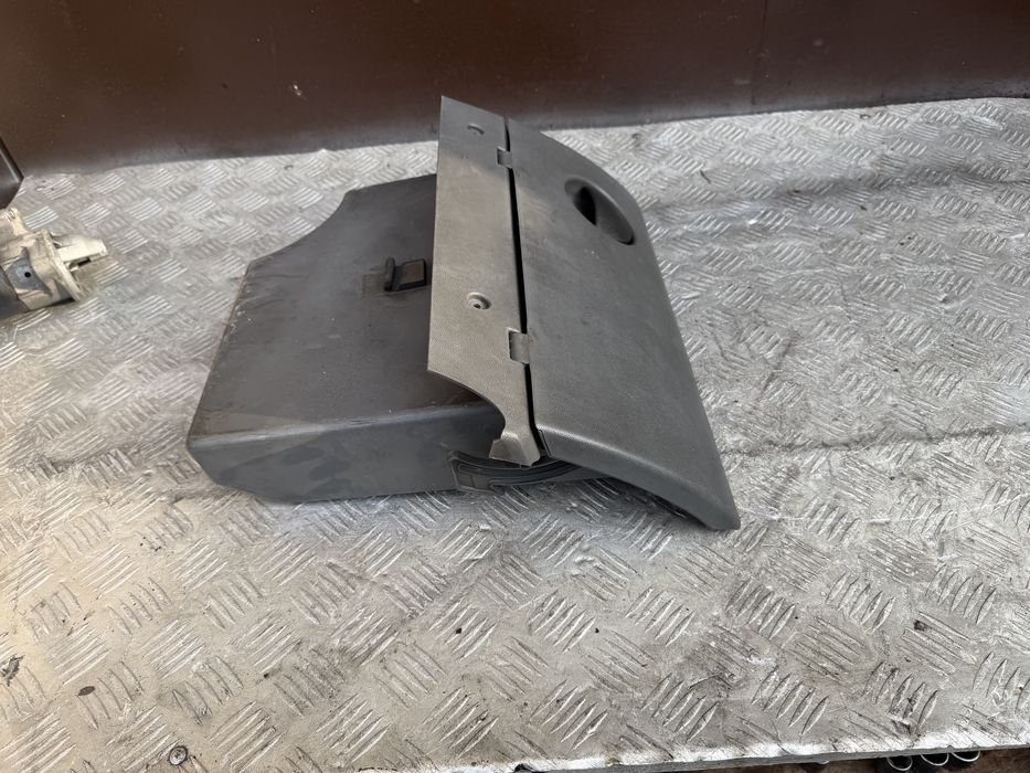 Бардачок Опель комбо с opel combo c год 2003