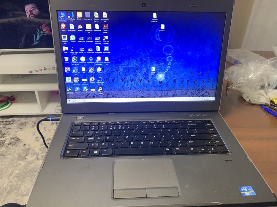 ноутбук Dell vostro 3560 i7 8gb ssd