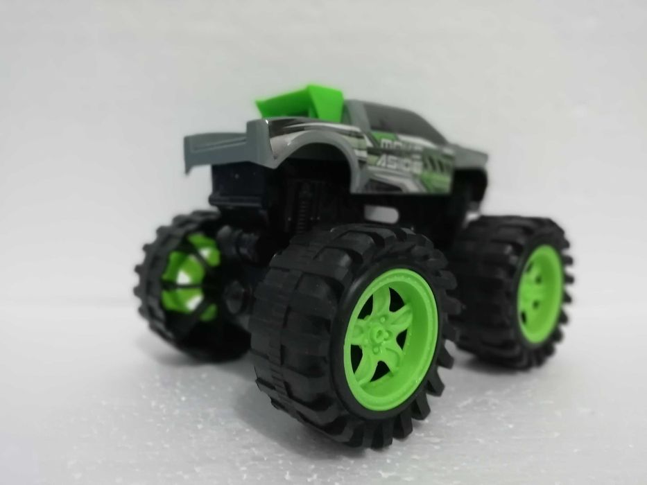 Monster Truck Max Move Aside