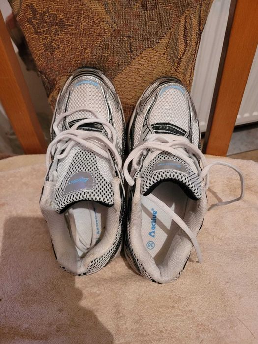 кроссовки  отдых спорт