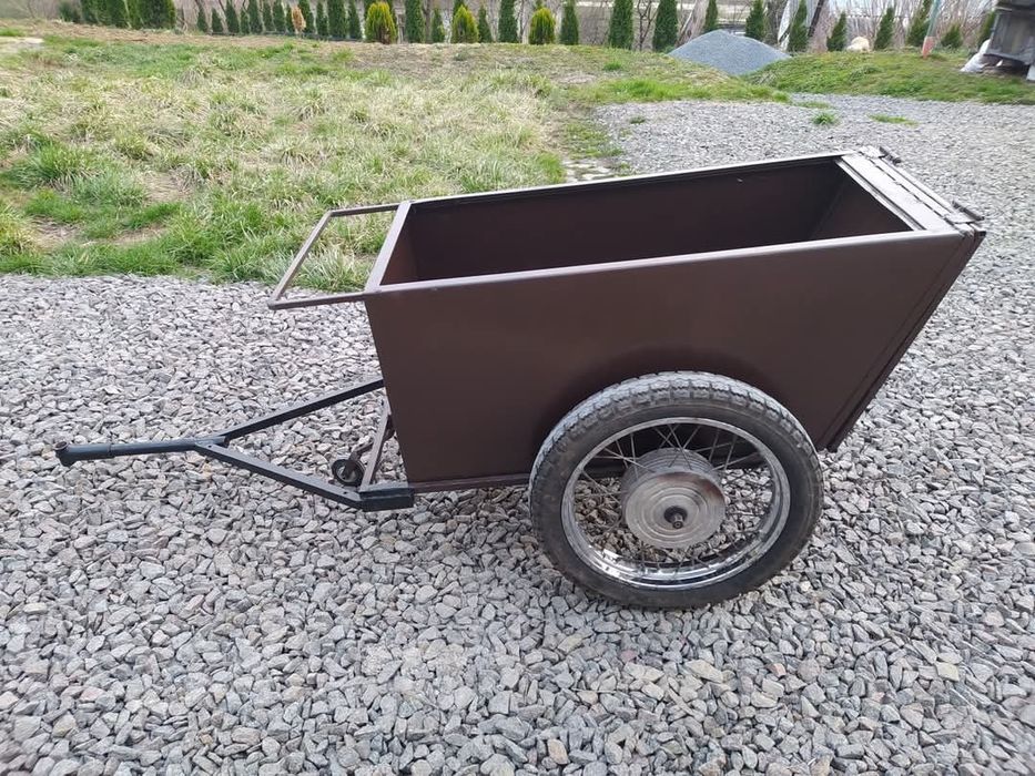 Тачка-причіп для мотоцикла.