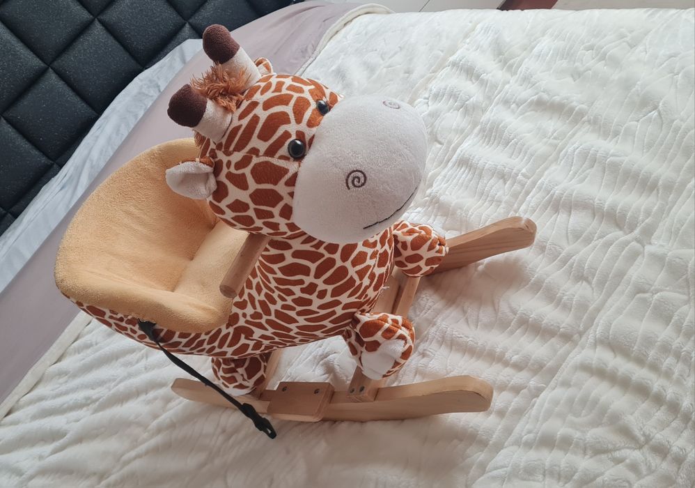 Girafa baloiço com música