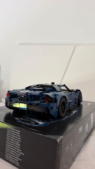 LEGO Ford GT 1466 peças