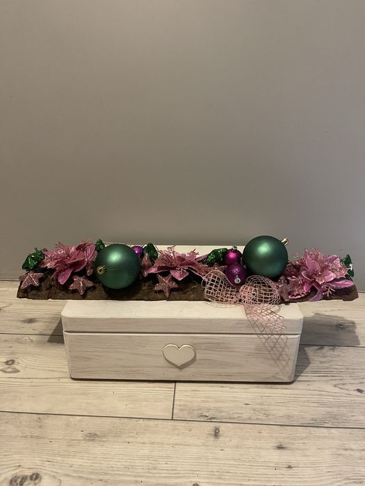 Stroik świąteczny na drewnie