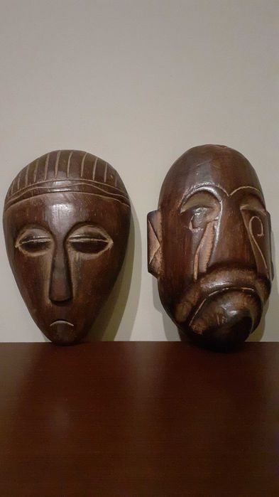 Imagens tribais em madeira