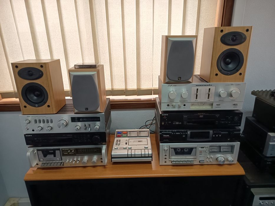 Amplificadores, leitores de cassetes, CDs, DVDs, Tuner