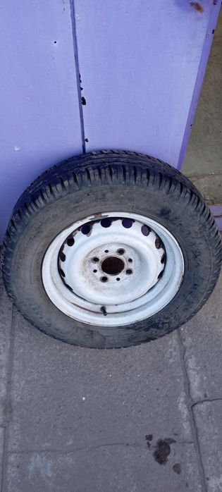 Резина Белшина 175/70R13 82T с диском на запаску