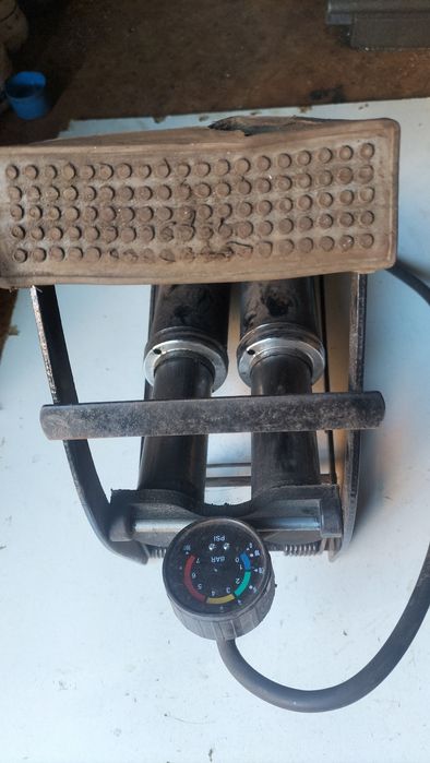 Mechanizm pneumatyczny do pompowania kół+++