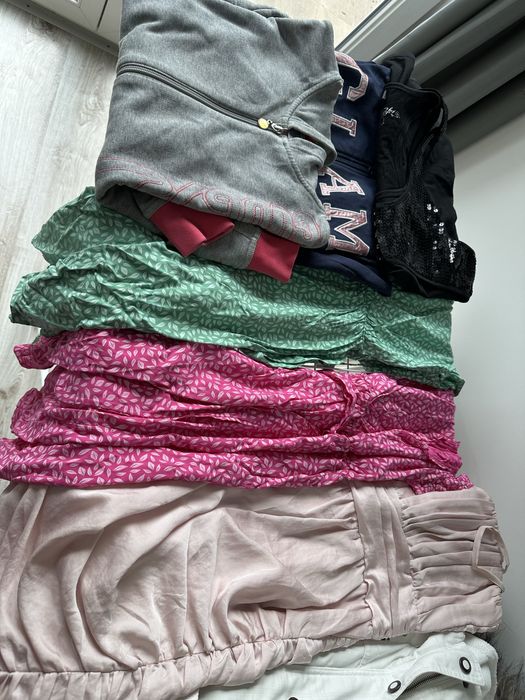Ubrania damskie rozmiar L kurtka, plaszcz, sukienki, bluzy paka