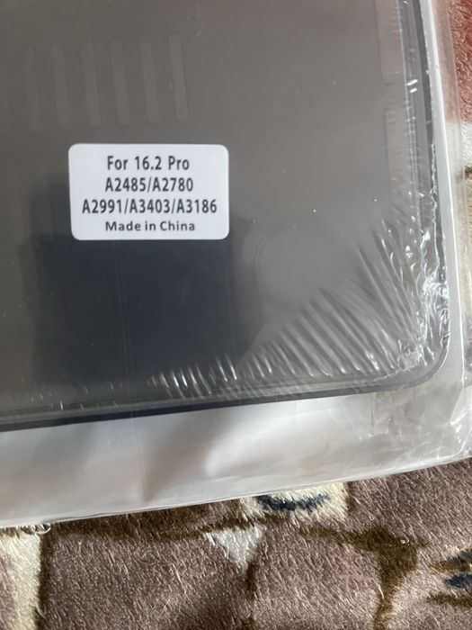 Захисний  чохол для ноутбука  Apple MacBook Pro 16