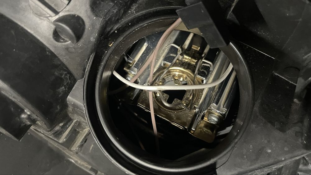 Farol Esquerdo Renault Clio 4