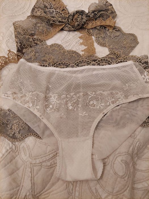 Трусики з італійського та французького мережива