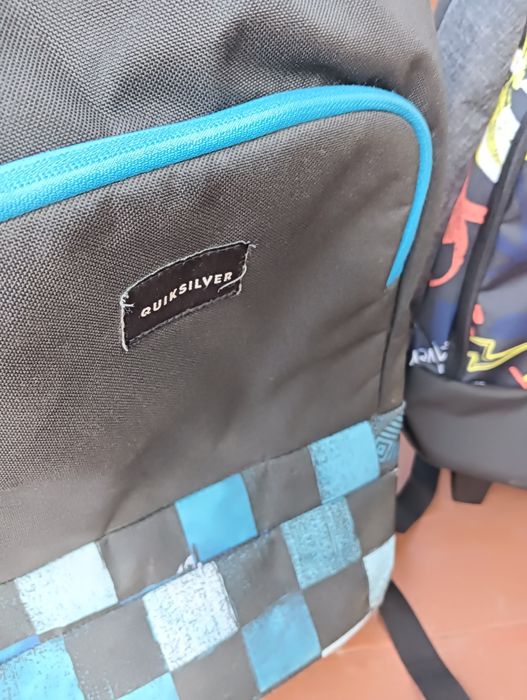 Duas mochilas Quiksilver c/rodas
