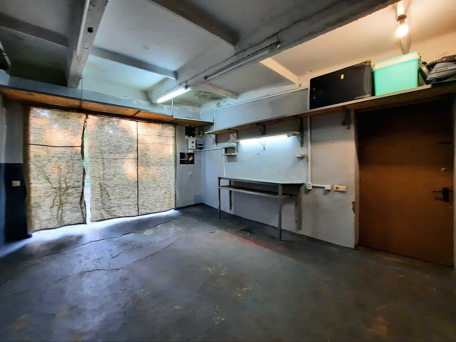 Гараж біля 10 школи і скверу ім. О.Бабаєва. | Центр