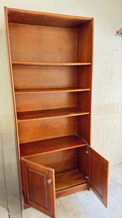 Estante de pinho