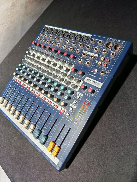 Mikser Soundcraft EPM8