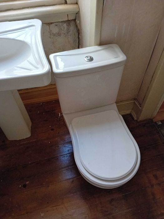 Conjunto de Sanitários Roca como novos