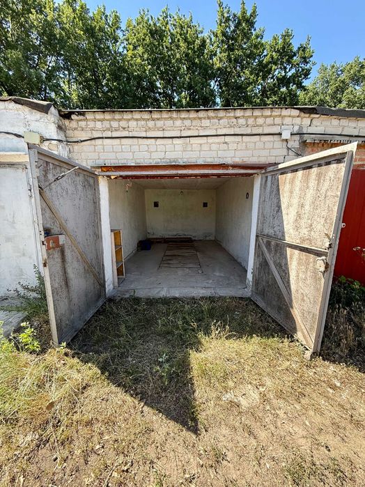 Капітальний цегляний гараж АК-32 (Стара Подусівка, поруч із АТЛ).
