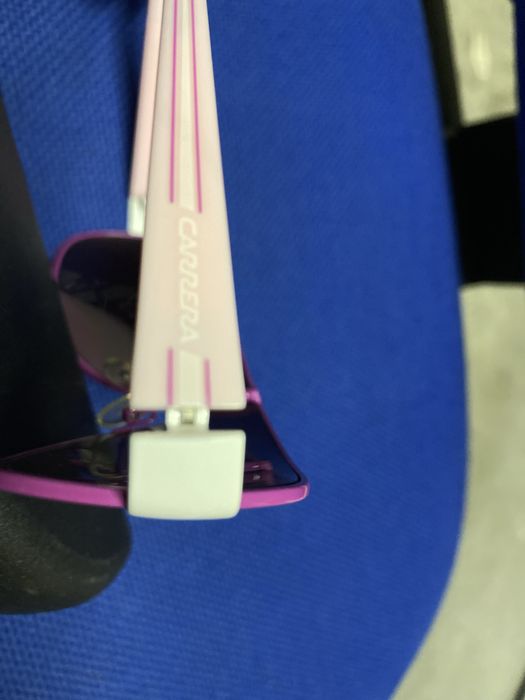 Oculos de menina Carrera