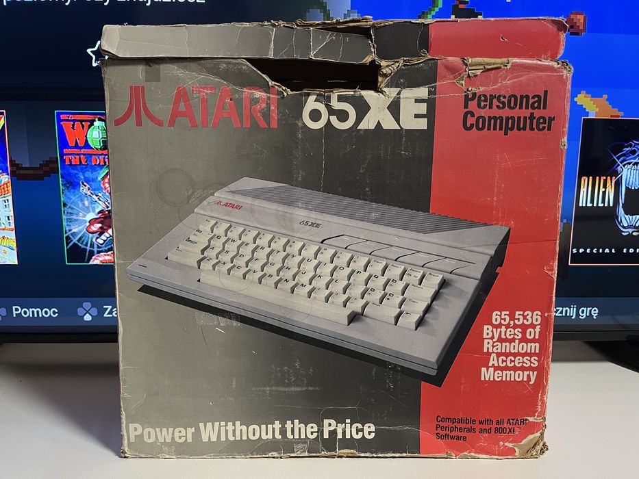 Atari 65 XE  BOX + magnetofon CA12 + gry + joystick