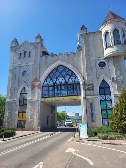 Адміністративно-господарський комплекс Арка Совіньйона-Люстдорф