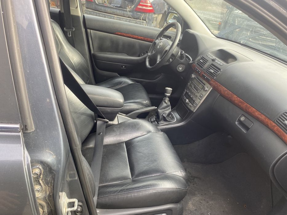Кришка багажника Тойота Авенсіс Toyota avensis T25 2.2 d4d розборка