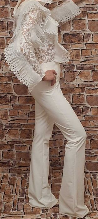 Przepiękne koronkowe body o wyjątkowym design w kolorze ecru