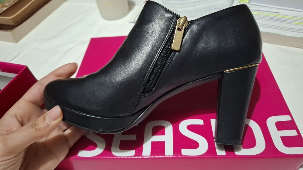 Botins preto 37/38 salto alto