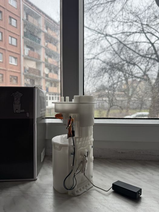 Pompa paliwa Audi TT 8N ośka