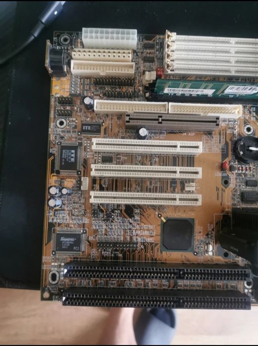 Motherboard Slot-1 Pentium II 233MHz - 64MB