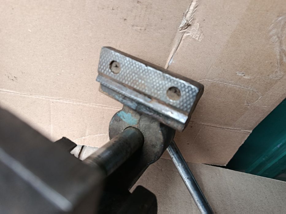 Тиски лещата  тиски слесарные  СССР 80  мм