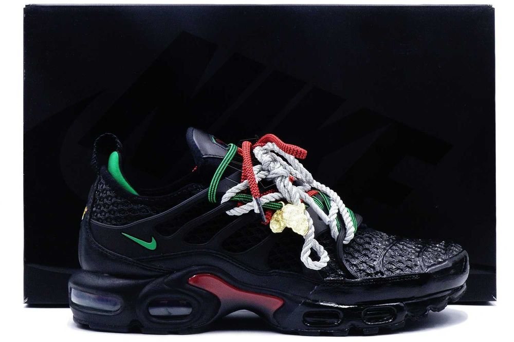 Nike AIR MAX Plus Homecoming Black Mr African – Buty | IM4960–001