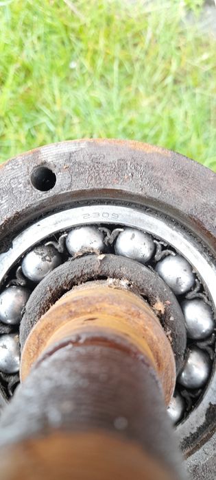 Wałek masywny do piły, krajzegi, szlifierki