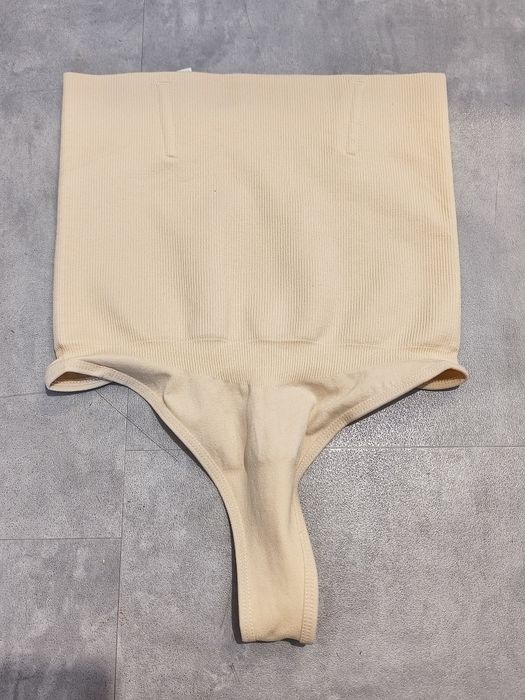 Bielizna modelująca stringi