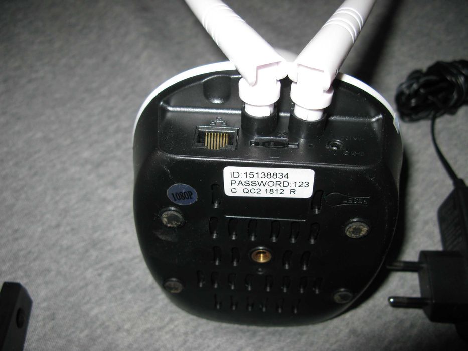 WiFi видеокамеру марки"Hiseeu",мод: HSY-FH1C