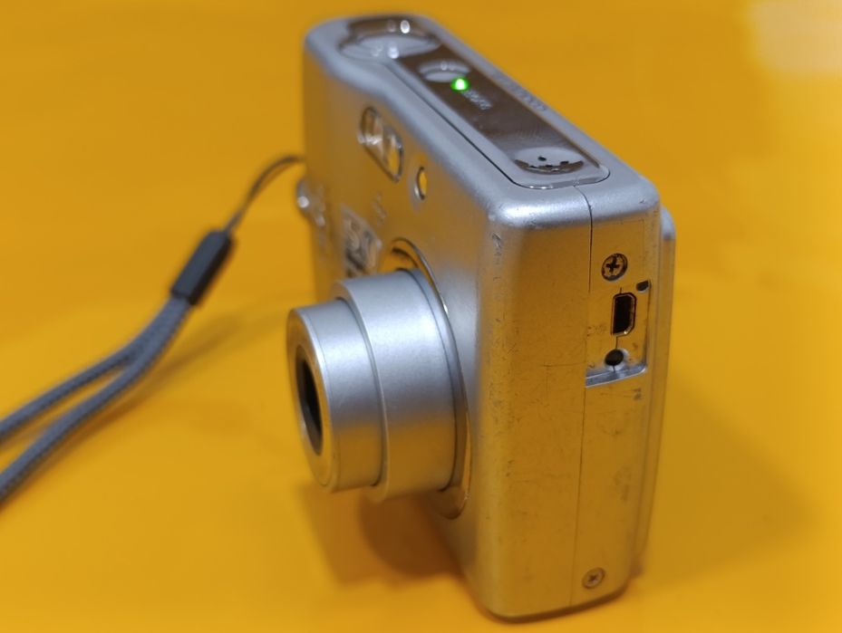 Aparat cyfrowy kompaktowy Nikon Coolpix  L10, na baterie AA, 99% OK