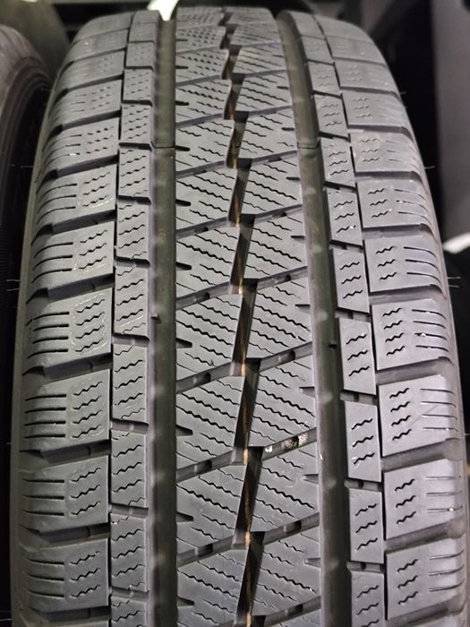 Резина, шины R-16C 215/65 109/107R "Falken"