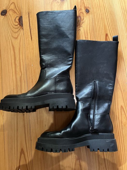 Чоботи Stradivarius високі чорні 37
